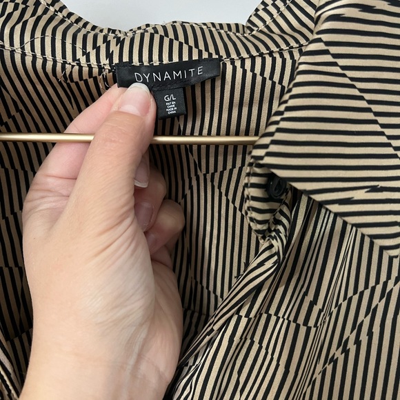 Gold and black print blouse, size large never worn new - Picture 3 of 4